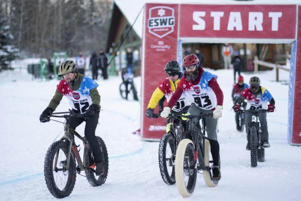 Riders take to the 2022 Empire State Winter Games XC course.