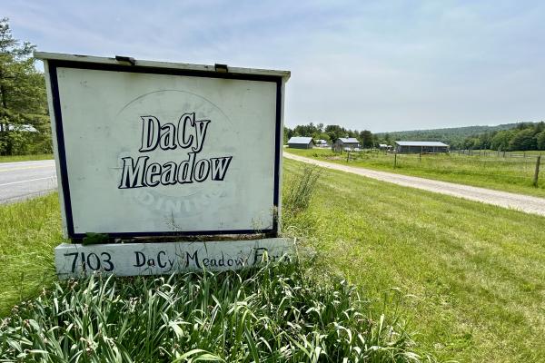 Welcome to DaCy Meadow Farm