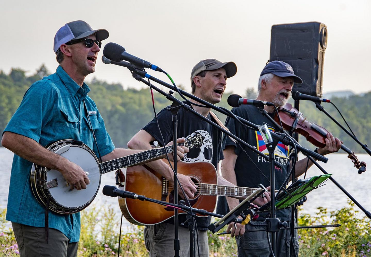 Evening lakeside music during the Weekender at Paul Smith's College? Of course!