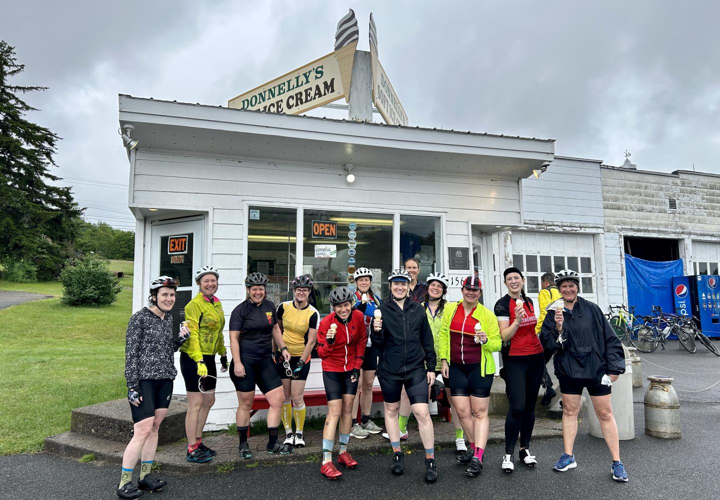 What ride is complete without ice cream. And Donnelly's always tastes great. Even in the rain. 